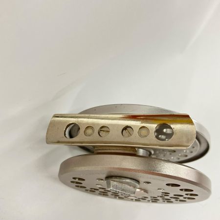 ufmウエダ 釣り用品 リール フライリール カンタナ2200