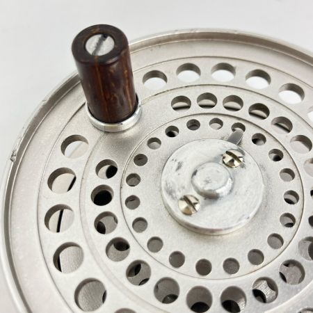ufmウエダ 釣り用品 リール フライリール カンタナ2200