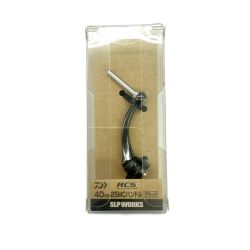 §§ SLP WORKS DAIWA 25RCS 40mm マシンカットブラックハンドル 程度A Aランク