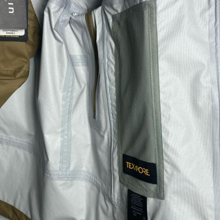  Jack Wolfskin ジャックウルフスキン ナイロンパーカー 程度A 5027531-4288802 5027531-4288802 ベージュ