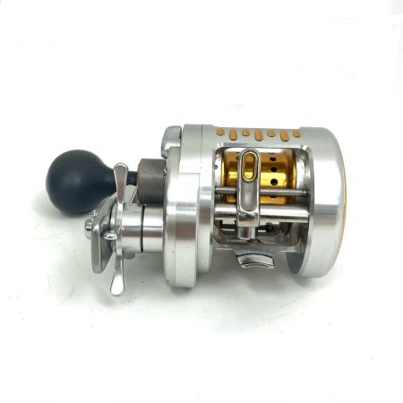  SHIMANO シマノ ベイトリール 10オシアカルカッタコンクエスト 300J-HG 程度B RH66 02603