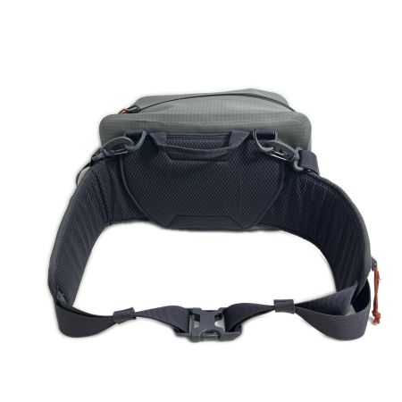  SIMMS フィッシングバッグ ドライクリーク Z ヒップパック 8L グレー