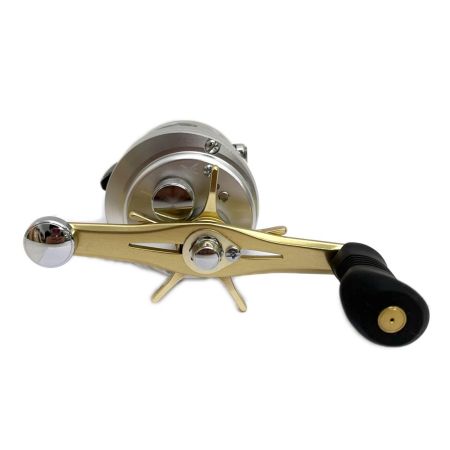 SHIMANO シマノ 両軸リール カルカッタ 300F  本体のみ 02953