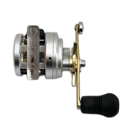 SHIMANO シマノ 両軸リール カルカッタ 300F  本体のみ 02953