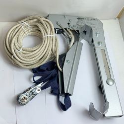 ♭♭ 日晴金属  使用荷重40kg たすかるくん/エアコンアップ UP-50H-MINI Bランク