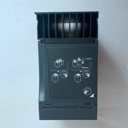  TOSHIBA 東芝 TRANSISTOR INVERTER 箱傷みあり VF-S15 ブラック