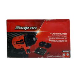 ♭♭ Snap-on スナップオン 充電器・インパクトレンチ　充電池2個・ケース付 コードレス式 18v CTJ9015 レッド Sランク