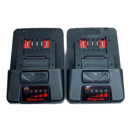  Snap-on スナップオン 充電器・インパクトレンチ　充電池2個・ケース付 コードレス式 18v CTJ9015 レッド