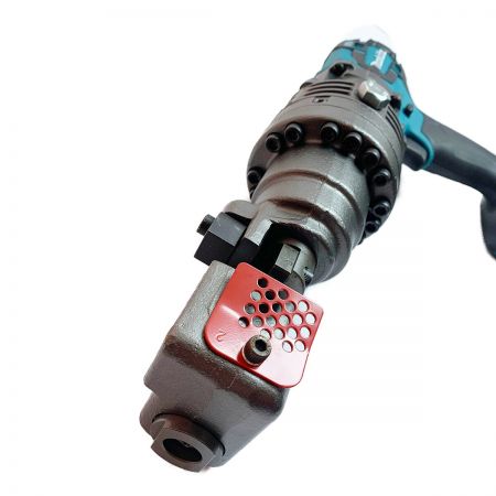  MAKITA マキタ 充電式鉄筋カッタ　充電器・充電池1個・ケース付 コードレス式 18v SC163D グリーン