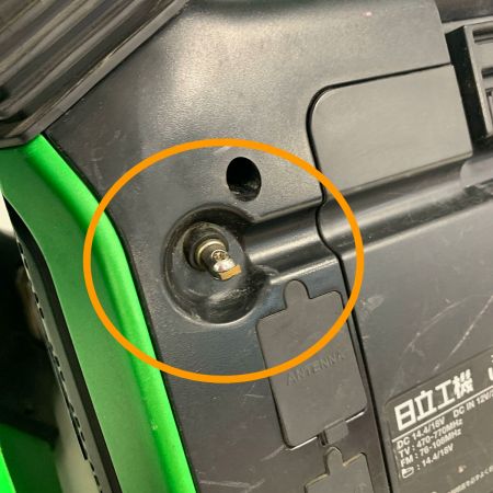  HITACHI 日立 コードレスラジオ付テレビ　アンテナ折れあり UR18DSML 本体のみ　アダプター/リモコンなし