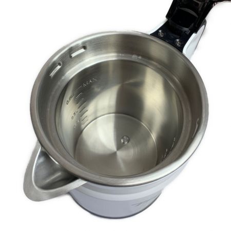  MAKITA マキタ 充電式ケトル　本体のみ　スレ、ヨゴレあり KT360D ホワイト 2021年製