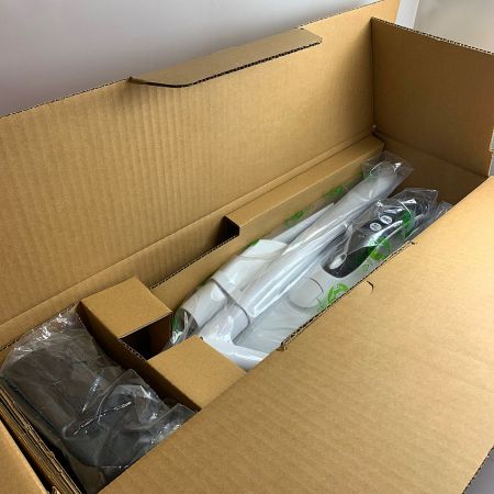  MAKITA マキタ 18V充電式クリーナー　充電器・充電池1個付 CL182FDRFW