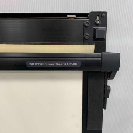  MUTOH ライナーボード　カッティングマット/定規付 UT-06