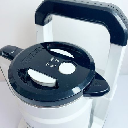  MAKITA マキタ 充電式ケトル　スレあり　本体のみ 18v×2 KT360D ホワイト