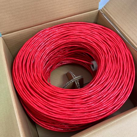  岡野電線株式会社 UTPケーブル　300M　9kg UTPｹｰﾌﾞﾙ300m アカ