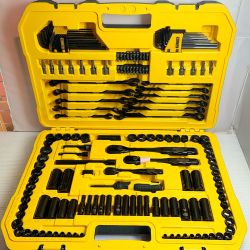 ♭♭ DEWALT デウォルト　メカニックツールセット　184PC Aランク