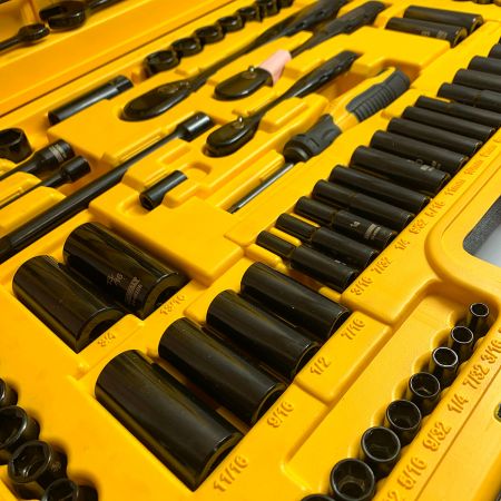  DEWALT デウォルト　メカニックツールセット　184PC