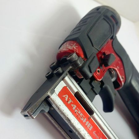  MAKITA マキタ 4ｍｍ　高圧エアタッカ　本体のみ AT425HB レッド