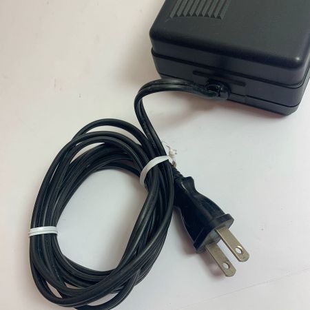  TOPCON トプコン　Ni-MH　バッテリーチャージャー BC-20AR ﾊﾞｯﾃﾘﾁｬｰｼﾞｬｰ