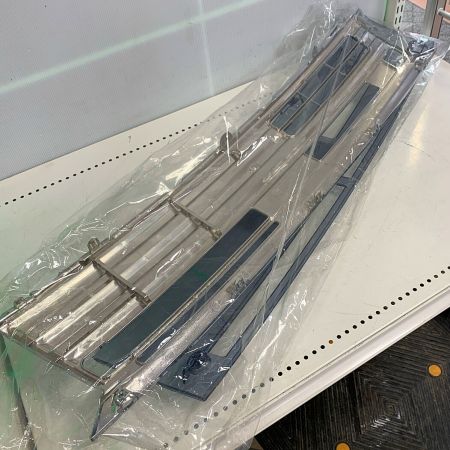  三菱 ミツビシ　純正フロントグリル　車用品 7430A939