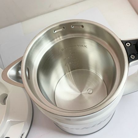  MAKITA マキタ 充電式ケトル　本体のみ　2021年製　18v×2  KT360D ホワイト