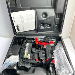 ♭♭ MAKITA マキタ 高圧フロアタッカ　エアダスタ付　フロア用ステーブル　4ＭＡ線 AT451H レッド Sランク