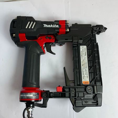  MAKITA マキタ 高圧フロアタッカ　エアダスタ付　フロア用ステーブル　4ＭＡ線 AT451H レッド