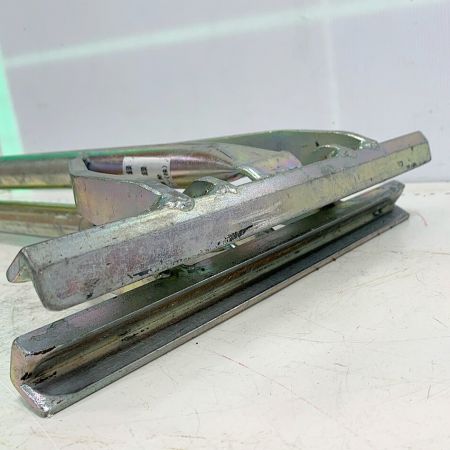  北海道ルーフマシン 板金締め　横締機　建築板金締め用機器