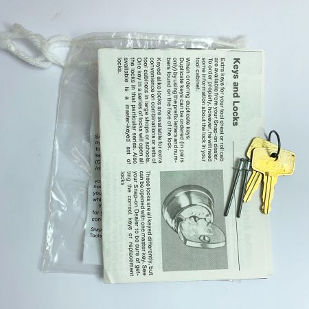  Snap-on スナップオン セーフティボックス　スチールボックス　鍵2個付き KRA444 ｾｰﾌﾃｨﾎﾞｯｸｽ レッド