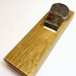 ♭♭  大工道具 カンナ 忍  鉋　かんな Cランク