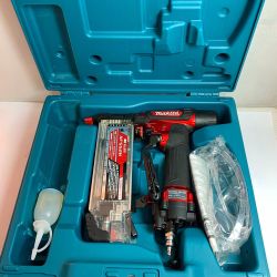 ♭♭ MAKITA マキタ 高圧仕上釘打　ケース付 AF552H レッド Aランク