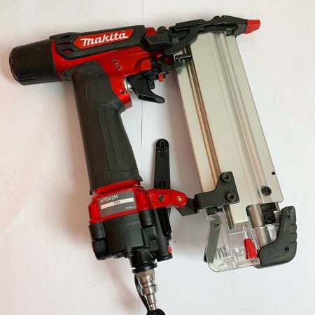  MAKITA マキタ 高圧仕上釘打　ケース付 AF552H レッド