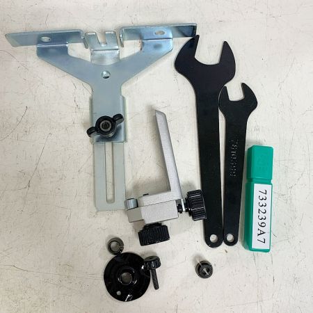  MAKITA マキタ 充電式トリマ　本体のみ　18V RT50D