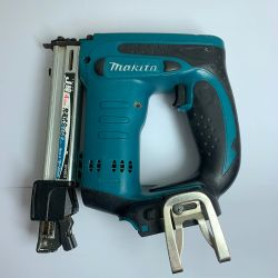 ♭♭ MAKITA マキタ 充電式タッカ　本体のみ　14.4v ST420D ブルー Bランク