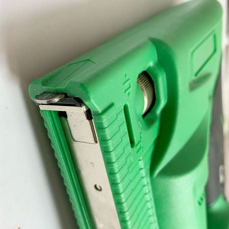  HITACHI 日立 13mm コードレスタッカ　2015年製　本体のみ　18ｖ N18DSL