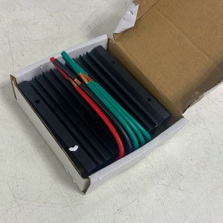   小型風力発電機　3枚羽 不明 ブルー x ホワイト