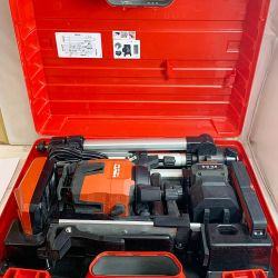 ♭♭ Hilti ヒルティ レーザー墨出し器 【通電のみ確認】10.8V　充電器、バッテリ、三脚、ケース付き PM40-MG レッド Bランク