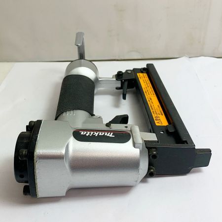  MAKITA マキタ エアタッカ　本体のみ AT1025BZK グレー