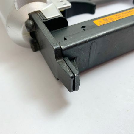  MAKITA マキタ エアタッカ　本体のみ AT1025BZK グレー