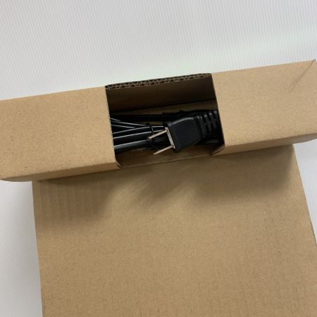  MAKITA マキタ 充電式スタンドライト　箱付 本体のみ 40v ML008G