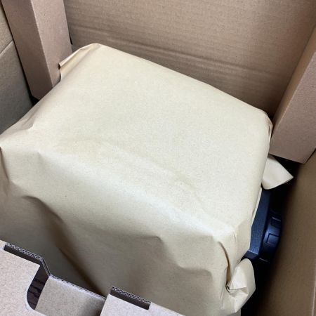  MAKITA マキタ 40Ｖ　充電式スタンドライト　未使用品　2022年製　本体のみ ML003G