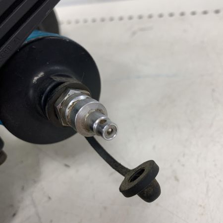 MAKITA マキタ 65mm 高圧エア釘打　本体のみ AN636H ブルー