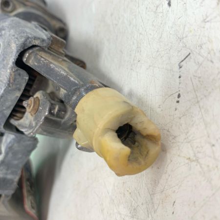 MAKITA マキタ 高圧エア釘打機　 先端のプラスチック欠けあり　本体のみ AN635H