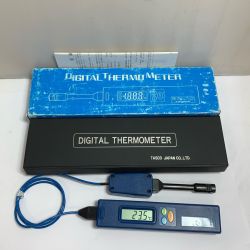 ♭♭ イチネンTASCO デジタル温度計　ケース付 TNA-110 Bランク