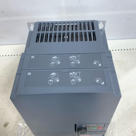  TOSHIBA 東芝 トランシスターインバーター　2023年製 VFS15-2150PM