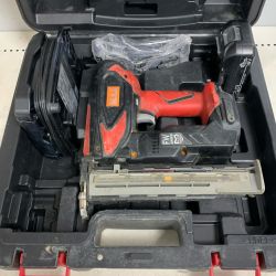 ♭♭ MAX マックス 充電式フィニッシュネイラ　充電器・充電池1個・ケース付 18v 2.5Ah  TJ-35FN3 ブラック x レッド Cランク