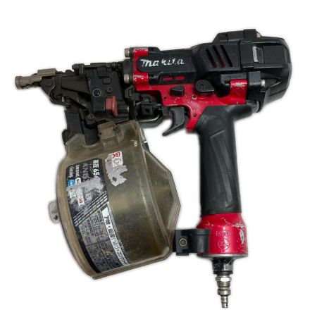  MAKITA マキタ エア釘打ち  本体のみ 高圧 65mm  ジャンク品(D) アジャスタ欠品 AN636H レッド