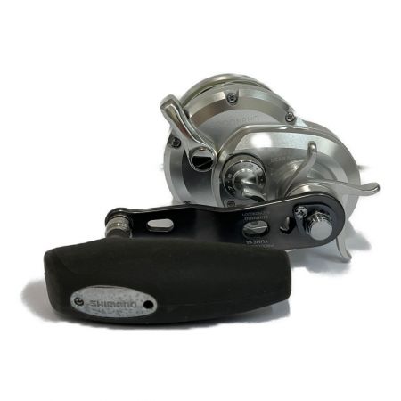  SHIMANO シマノ 11 オシアジガー 2000NRHG　ベイトリール 02762 替ハンドルノブ付き