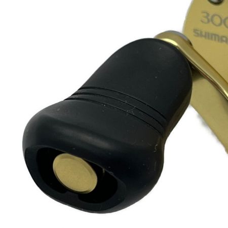  SHIMANO シマノ ベイトリール　18 CALCUTTA CONQUEST 300 03863