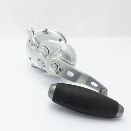  SHIMANO シマノ ベイトリール 11 OCEA JIGGER 2000NR HG 02762